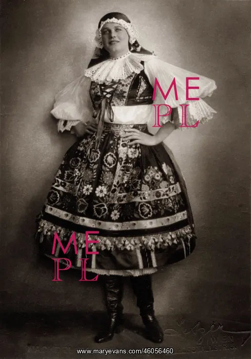 : Maria Jeritza as Jenufa : Maria Jeritza as Jenufa