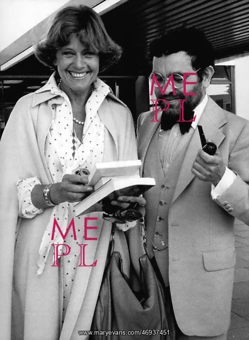 : Maria Schell, Fernando Arrabal, play, Poor Murder : Maria Schell, Fernando Arrabal, play, Poor Murder