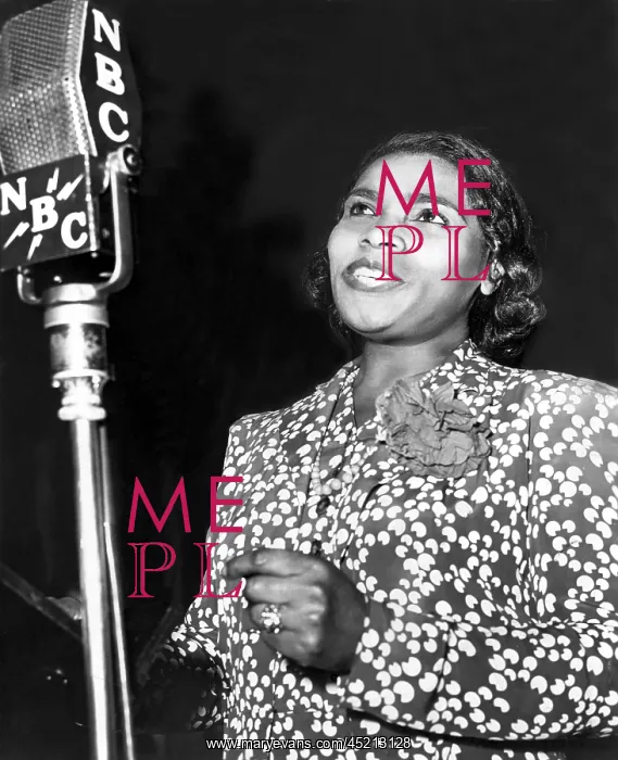 : Marian Anderson, contralto, singing on The ? : Marian Anderson, contralto, singing on The ?