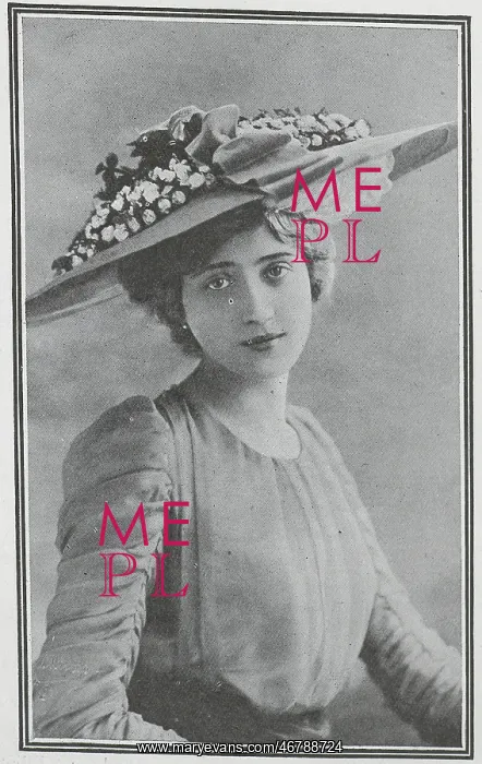 : Marie Alexandrowicz, opera singer : Marie Alexandrowicz, opera singer