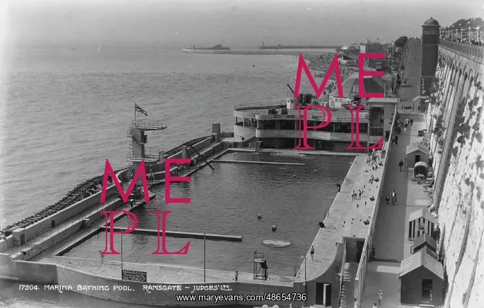 : Marina Bathing Pool in Ramsgate : Marina Bathing Pool in Ramsgate