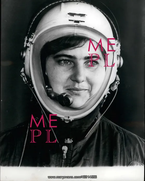 : Marina Solovieva, Soviet pilot, new world record : Marina Solovieva, Soviet pilot, new world record