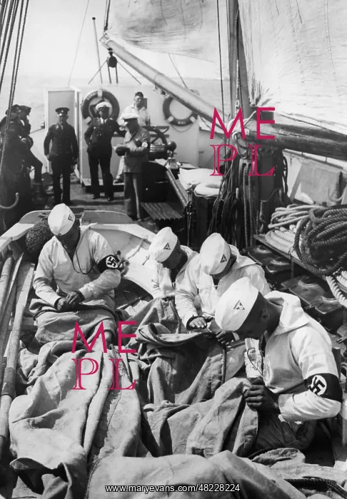 : Marine SA when sewing canvas, 1937 : Marine SA when sewing canvas, 1937