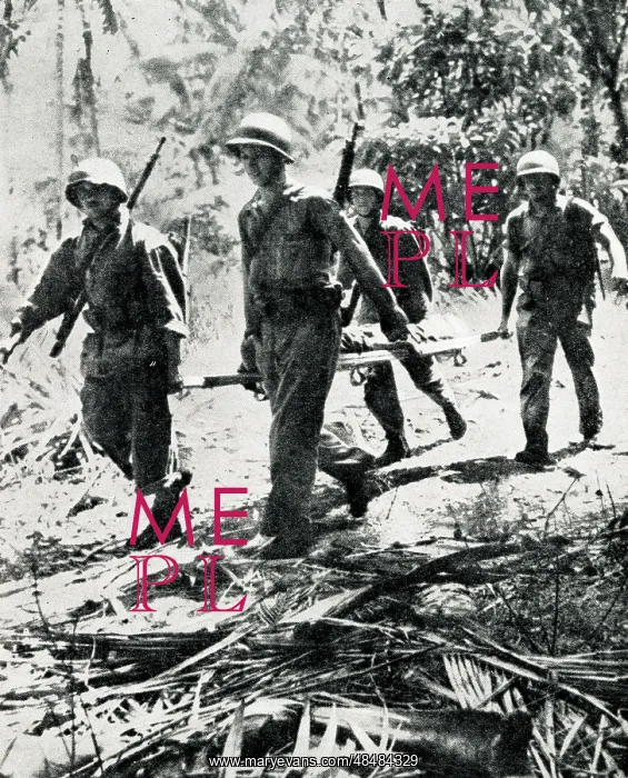 : US Marines hold on in the Solomon Islands, WW2 : US Marines hold on in the Solomon Islands, WW2
