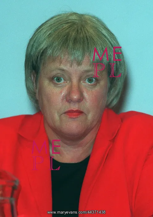 : Marjorie Mo Mowlam MP : Marjorie Mo Mowlam MP