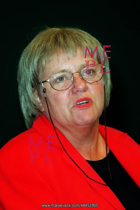 : Marjorie Mo Mowlam MP : Marjorie Mo Mowlam MP
