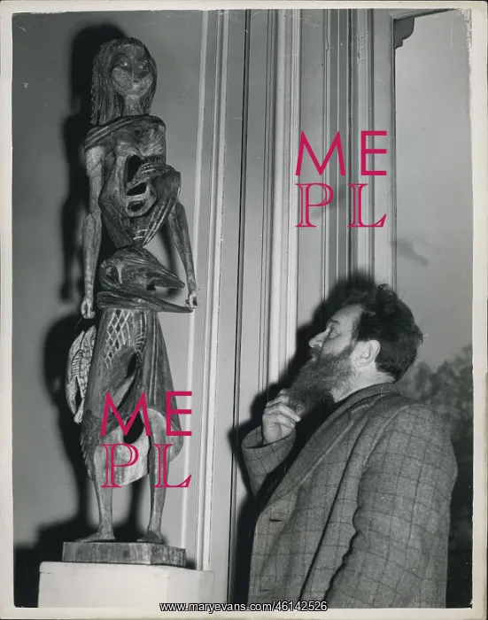 : Mark Batten, sculptor, at exhibition, London : Mark Batten, sculptor, at exhibition, London