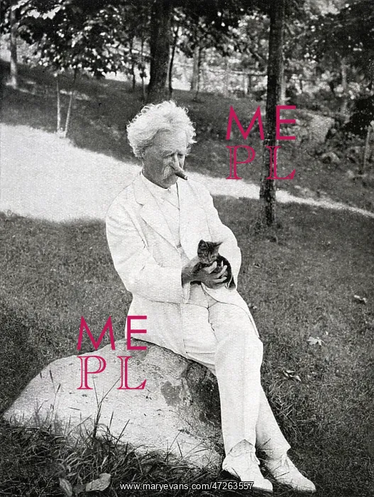 : Mark Twain - Holding Cat : Mark Twain - Holding Cat