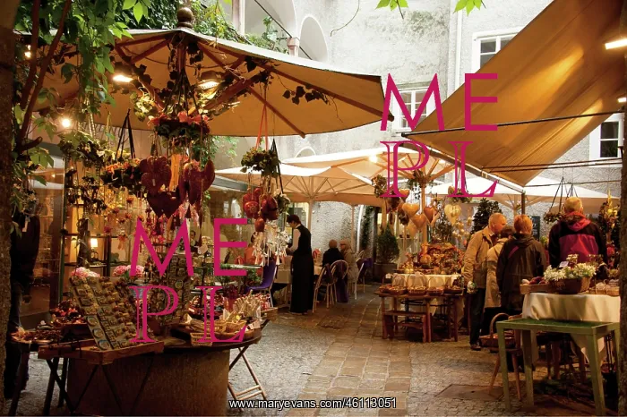 : Market in an arcade between University Square : Market in an arcade between University Square