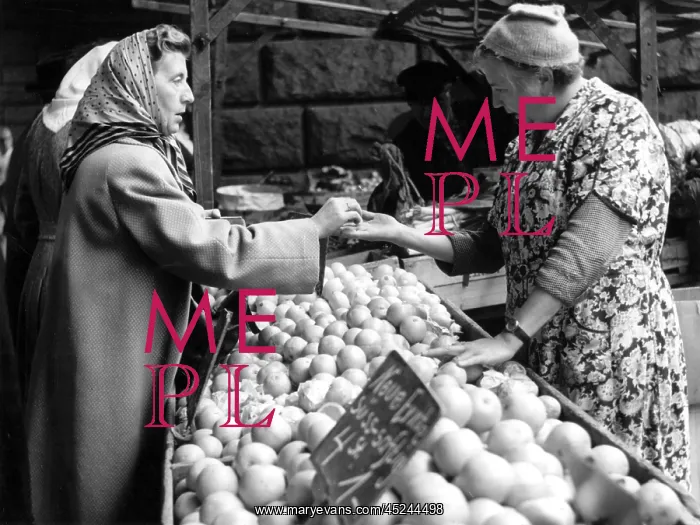 : Market day : Market day