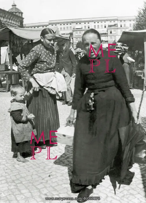: Market at the Friedrich-Karl-Square : Market at the Friedrich-Karl-Square
