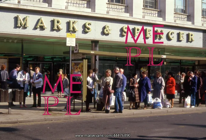 : Marks & Spencer, Broad Street, Reading, Berkshire - Bus stop : Marks & Spencer, Broad Street, Reading, Berkshire - Bus stop