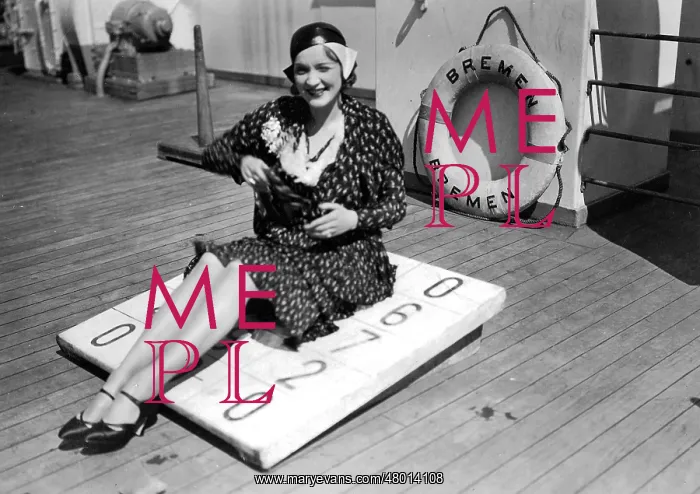 : Marlene Dietrich on board of the Bremen on a voyage to Ame : Marlene Dietrich on board of the Bremen on a voyage to Ame