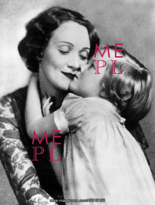 : Marlene Dietrich and her daughter Maria Sieber (1931) : Marlene Dietrich and her daughter Maria Sieber (1931)