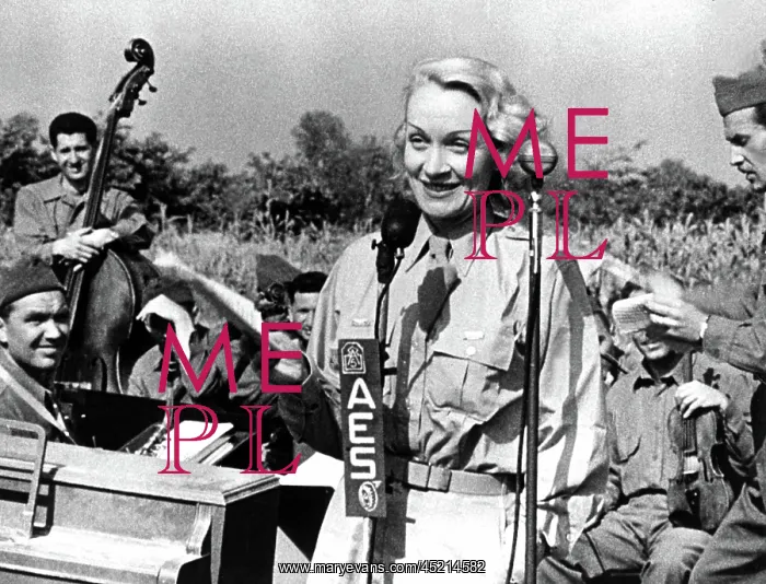 : MARLENE DIETRICH entertains the American ? : MARLENE DIETRICH entertains the American ?