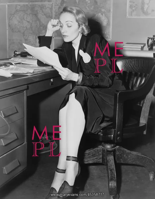 : Marlene Dietrich in her office at the U.S. War Department : Marlene Dietrich in her office at the U.S. War Department