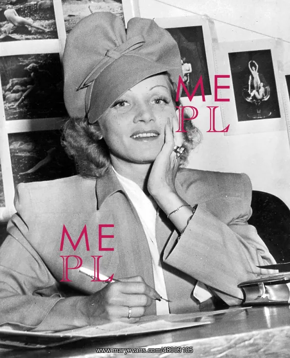 : Marlene Dietrich becomes U.S. citizen, 1939 : Marlene Dietrich becomes U.S. citizen, 1939