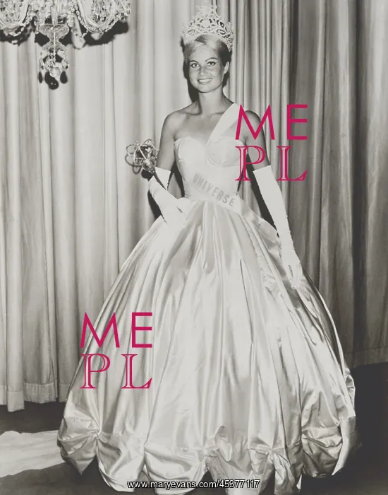 : Marlene Schmidt, Miss Universe 1961, in formal : Marlene Schmidt, Miss Universe 1961, in formal