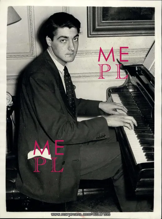 : Marquess of Londonderry at the piano : Marquess of Londonderry at the piano