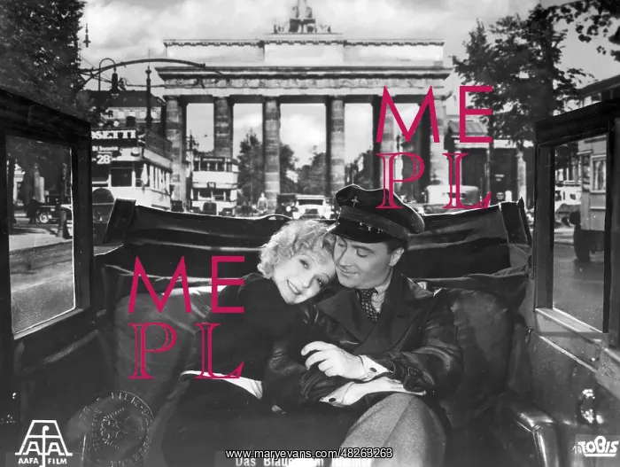 : Marta Eggerth and Hermann Thimig in front of : Marta Eggerth and Hermann Thimig in front of
