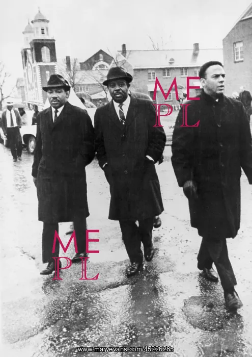 : Martin Luther King, Jr. with Ralph Abernethy ? : Martin Luther King, Jr. with Ralph Abernethy ?