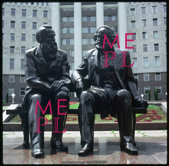 : MARX / ENGELS STATUE USSR : MARX / ENGELS STATUE USSR