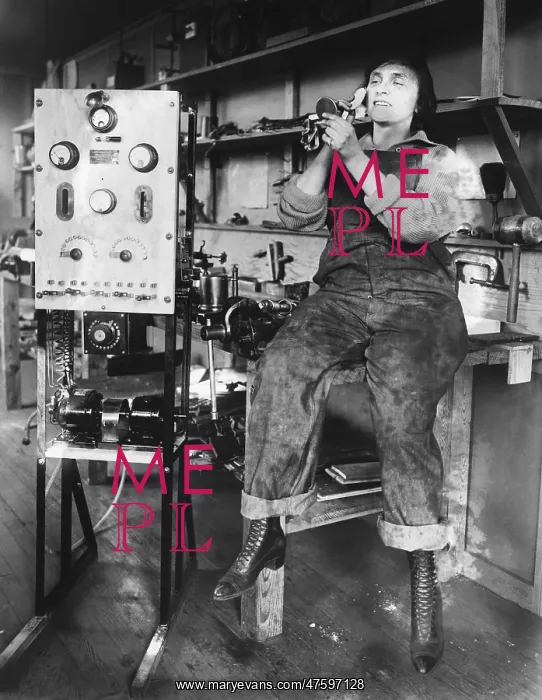 : Mary Loomis, Radio School Operator : Mary Loomis, Radio School Operator