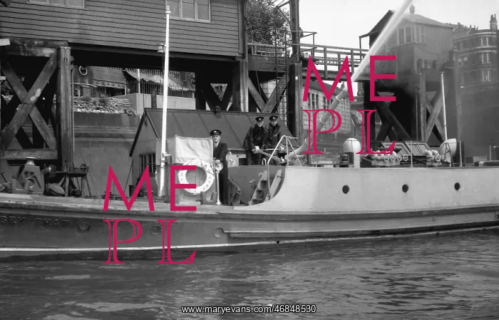 : Massey Shaw fireboat at Blackfriars river fire station : Massey Shaw fireboat at Blackfriars river fire station