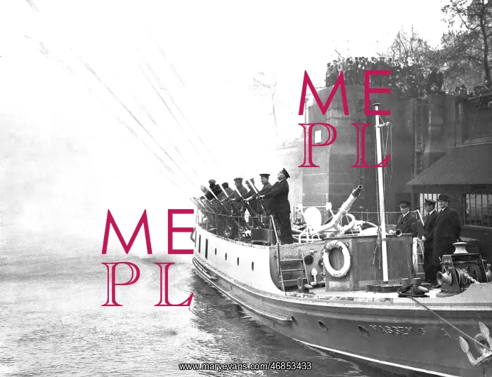 : Massey Shaw fireboat demonstrates pumping : Massey Shaw fireboat demonstrates pumping