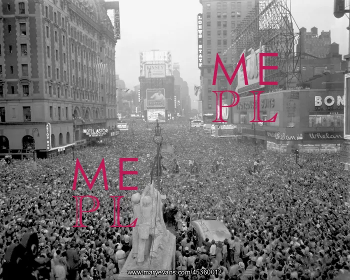 : Massive crowd gathers in Times Square to celebrate : Massive crowd gathers in Times Square to celebrate