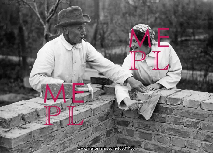 : Master bricklayer and apprentice in Berlin, 1935 : Master bricklayer and apprentice in Berlin, 1935