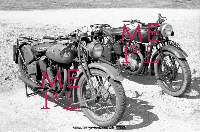 : Matchless G3 and BSA M21 motorcycles : Matchless G3 and BSA M21 motorcycles