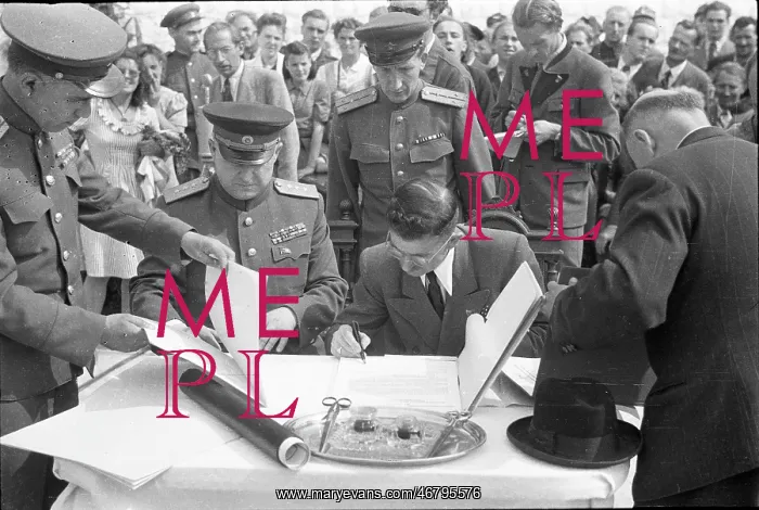 : Mauthausen : Mauthausen