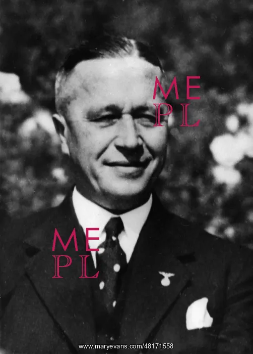: Max Pruss, captain of the Hindenburg : Max Pruss, captain of the Hindenburg