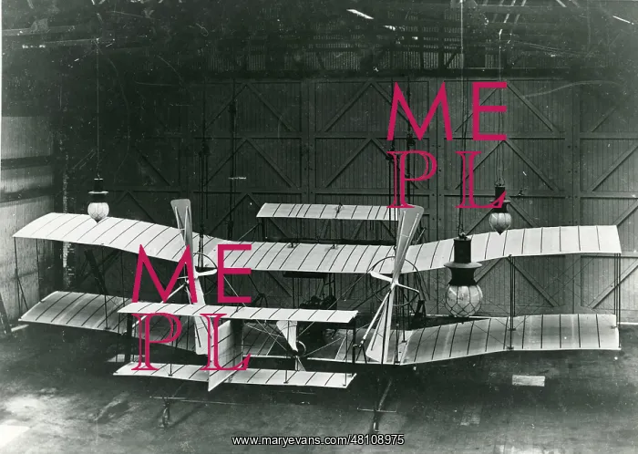 : The Maxim 1910 biplane at Crayford, Kent : The Maxim 1910 biplane at Crayford, Kent