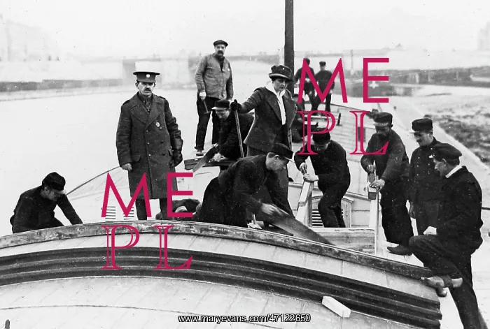 : Maxine Elliot oversees fitting out of a contracted barge : Maxine Elliot oversees fitting out of a contracted barge