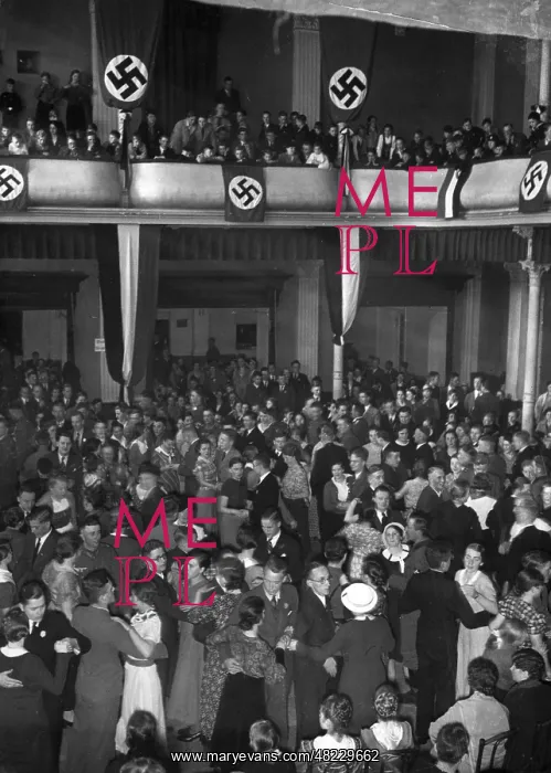 : May dance in Marburg, 1935 : May dance in Marburg, 1935