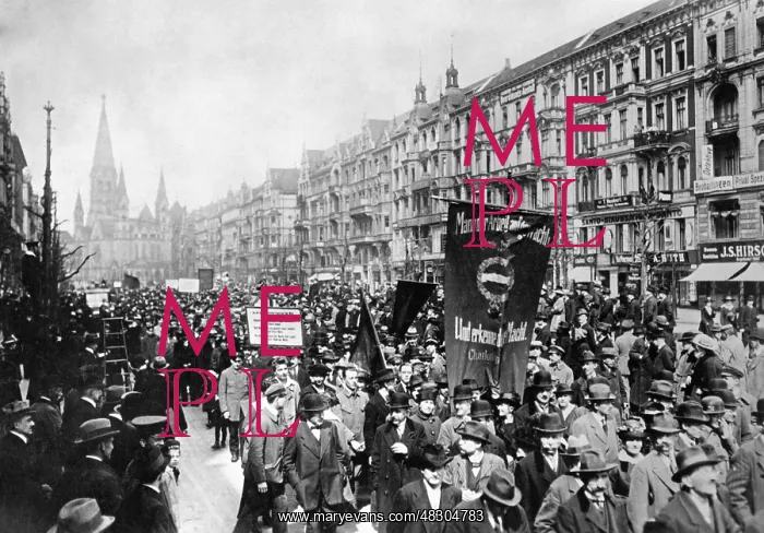 : May Day rally in Berlin, 1919 : May Day rally in Berlin, 1919