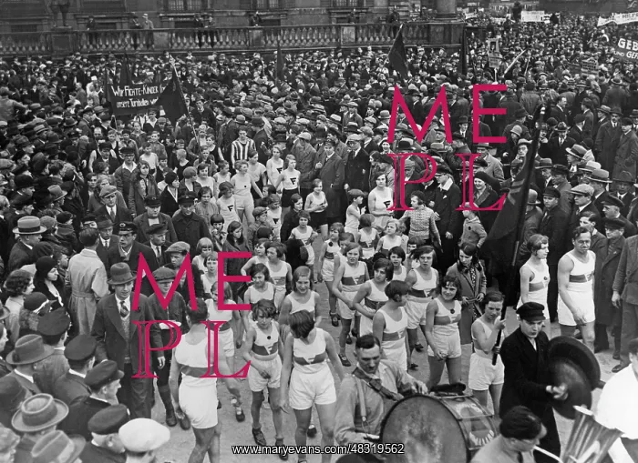 : May Day rally in Berlin, 1931 : May Day rally in Berlin, 1931