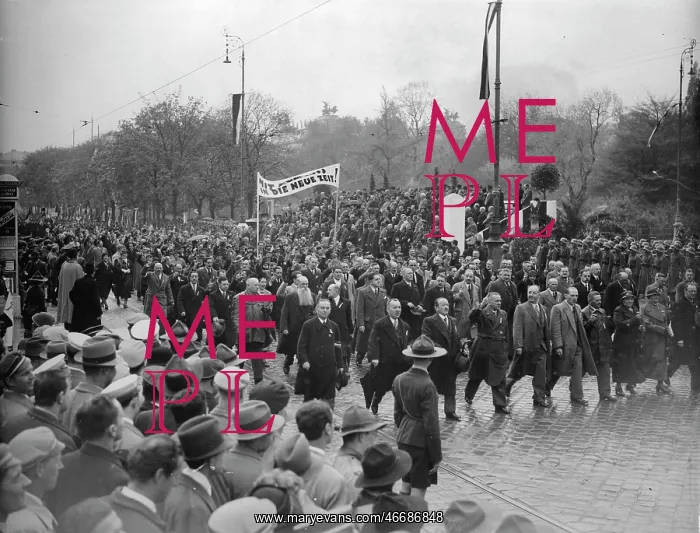 : May march of the Fatherland Front : May march of the Fatherland Front