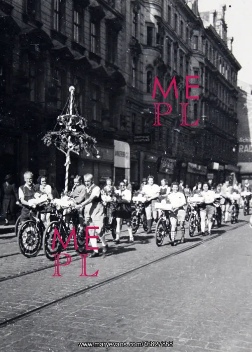 : May march in Vienna 1950 : May march in Vienna 1950