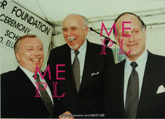 : The mayor of Vienna Michael Haupl (left) with Paul : The mayor of Vienna Michael Haupl (left) with Paul