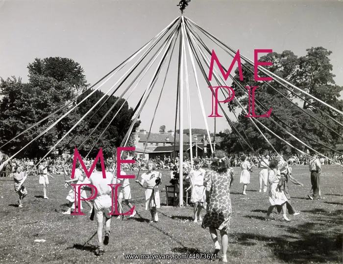 : MAYPOLE DANCING : MAYPOLE DANCING
