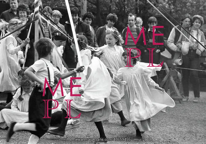 : Maypole dancing Blists Hill, Shropshire -1 : Maypole dancing Blists Hill, Shropshire -1