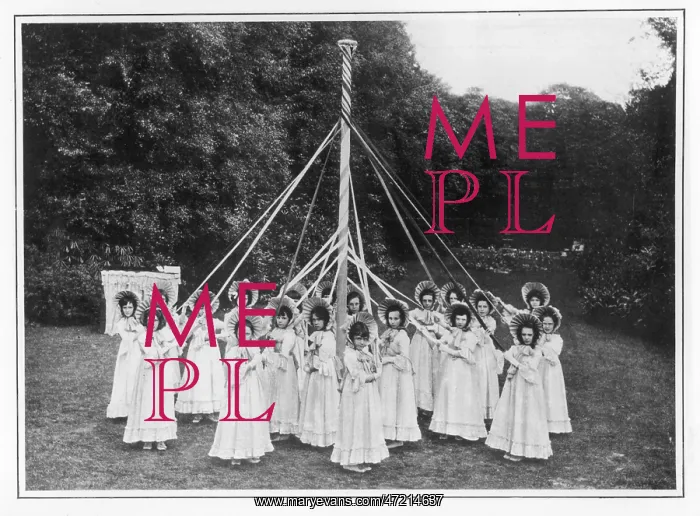  : Maypole in Wokingham