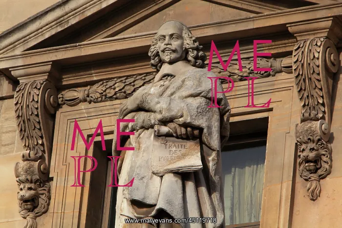 : Mazarin statue, Cour Napoleon, Louvre, Paris, France : Mazarin statue, Cour Napoleon, Louvre, Paris, France