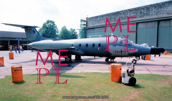 : MBB HFB-320 Hansa Jet ECM 16+25 : MBB HFB-320 Hansa Jet ECM 16+25
