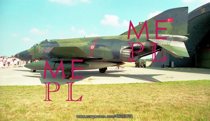 : McDonnell Douglas RF-4E Phantom II 69-7466 : McDonnell Douglas RF-4E Phantom II 69-7466