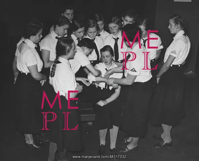: Medical training in the BDM, 1939 : Medical training in the BDM, 1939