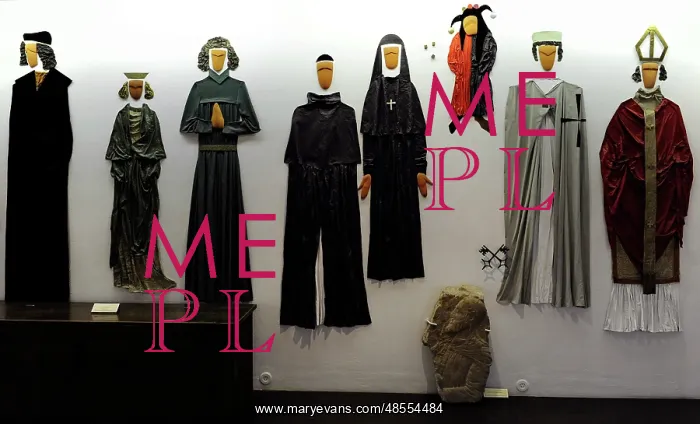  : Medieval clothing. Europe